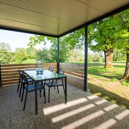 Holiday home Sindi's Tiny House By Kolpa River